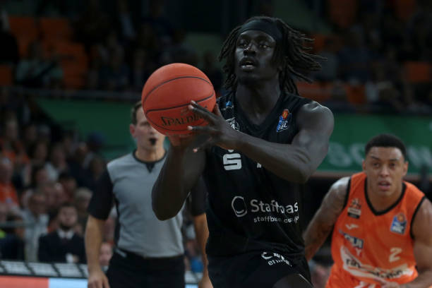 将注意力集 将注意力集