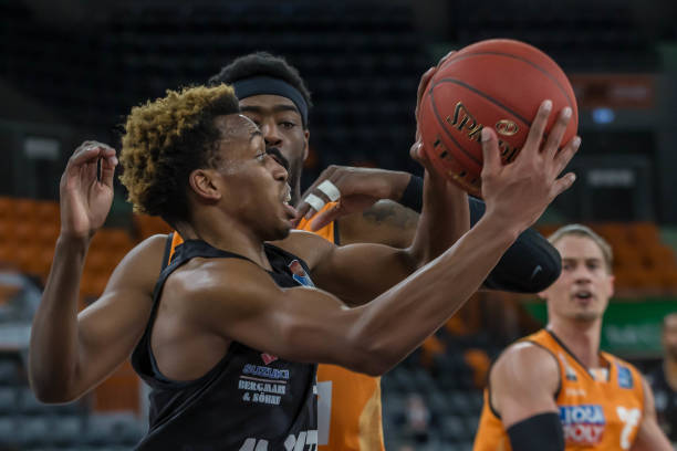 多的年轻人 多的年轻人